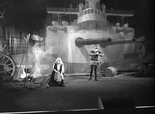 A battleship in Il Trovatore in Marx Brothers A Night at the Opera
